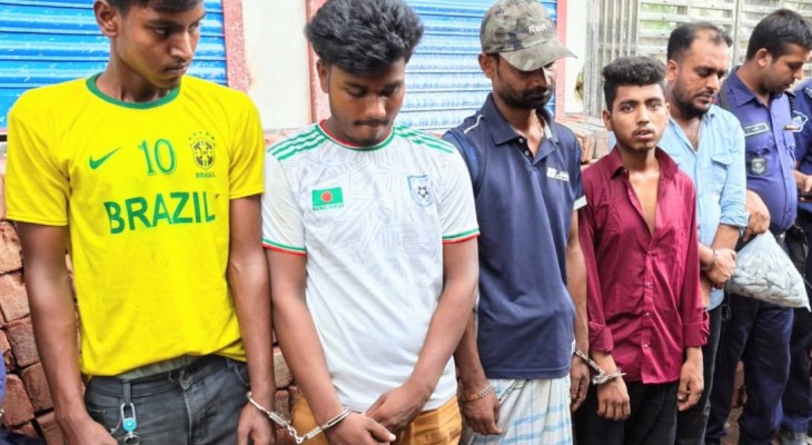 যৌথ মাদকবিরোধী অভিযানে আটক ৫