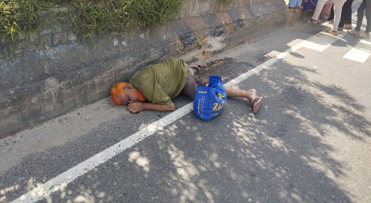 স্টেডিয়ামের সামনে গাড়ি চাপায় মৃত্যু