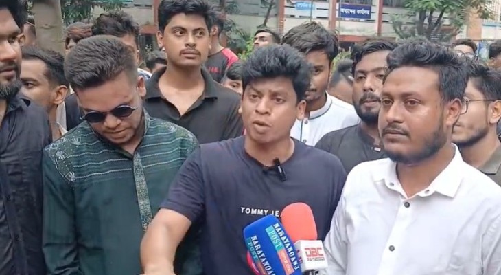 ‘শিবির চাপাতি পিস্তল নিয়ে এসেছিল’