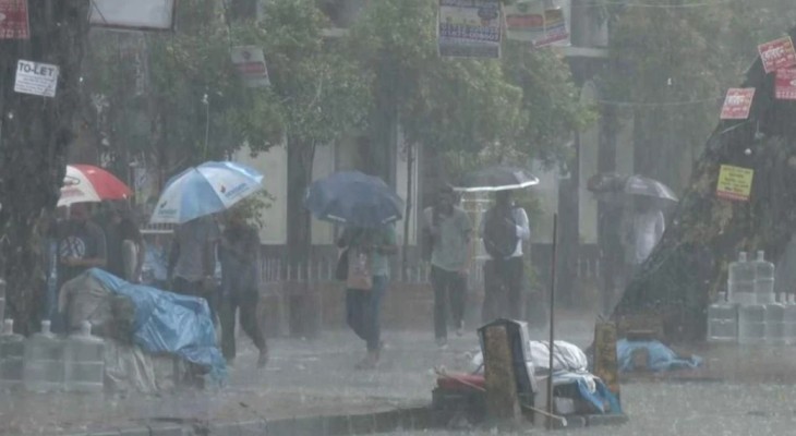দুপুরের মধ্যে দেশের ১১ জেলায় ঝোড়ো হাওয়াসহ বজ্রবৃষ্টির আভাস