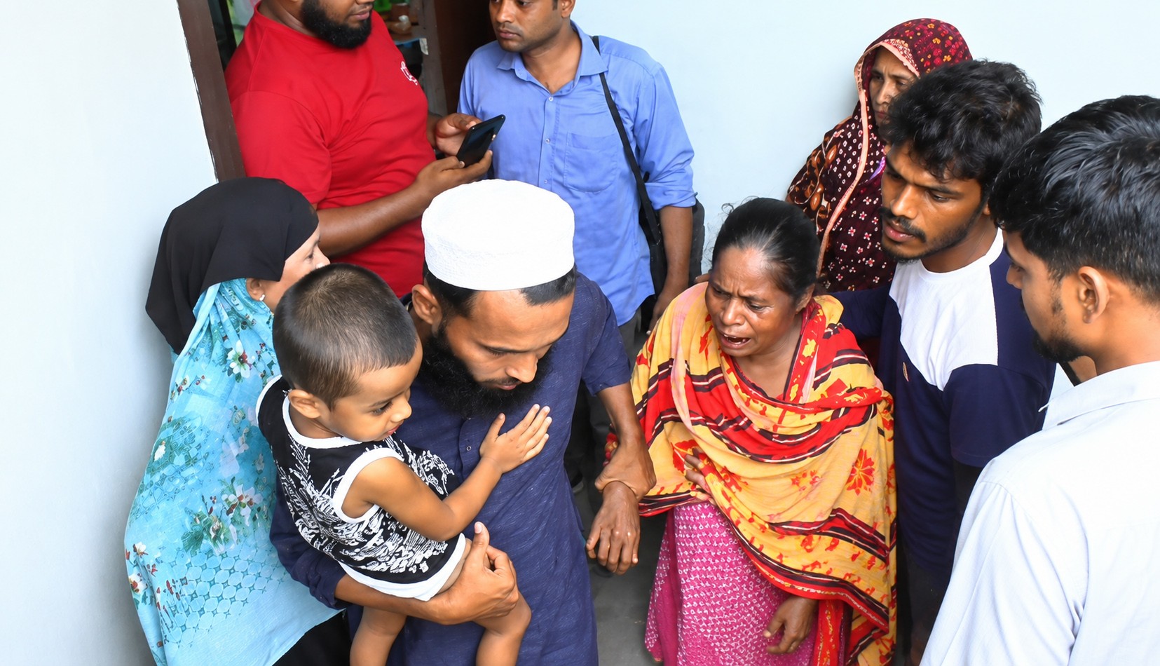 ফতুল্লায় স্ত্রীকে ছুরিকাঘাতের পর স্বামীর আত্মহত্যা