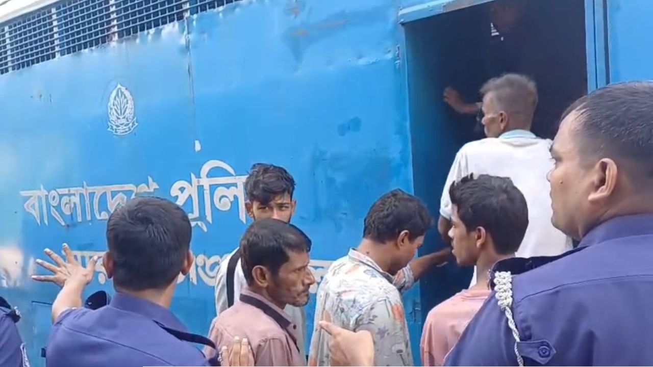 পুলিশের অভিযানে গ্রেপ্তার ৯৭