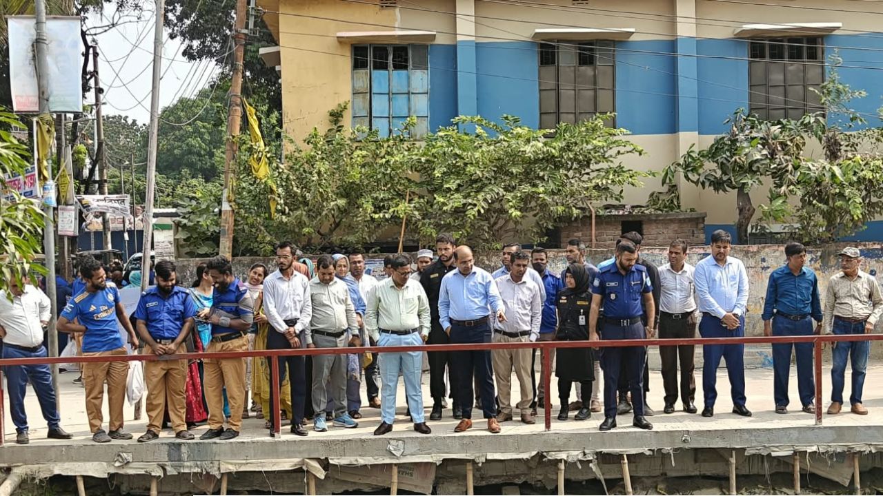 ডেঙ্গু প্রতিরোধে পরিচ্ছন্নতা অভিযান