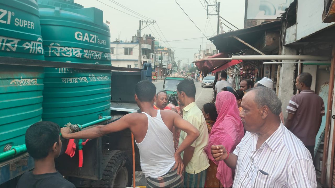 নবীগঞ্জে ৩০ ঘণ্টা ধরে বন্ধ পানি সরবরাহ
