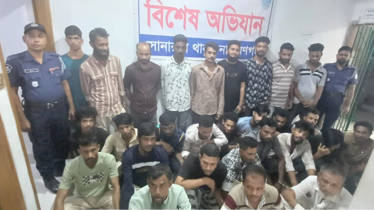 বিশেষ অভিযানে ৭১ জন গ্রেপ্তার
