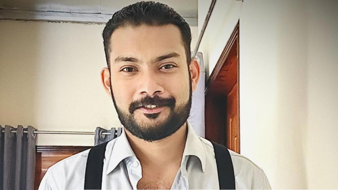 ধাওয়ার দাবি মানতে নারাজ বাবা