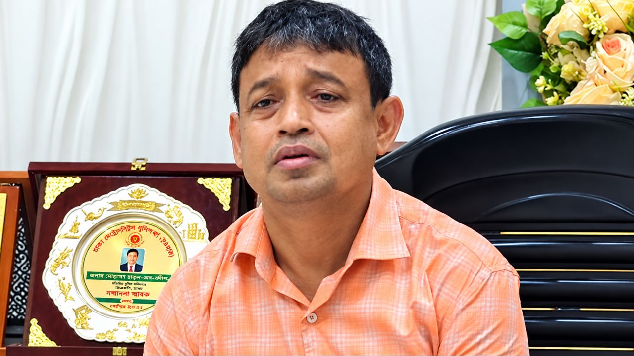 অবশেষে চাকরিচ্যুত সাবেক ডিবিপ্রধান হারুন