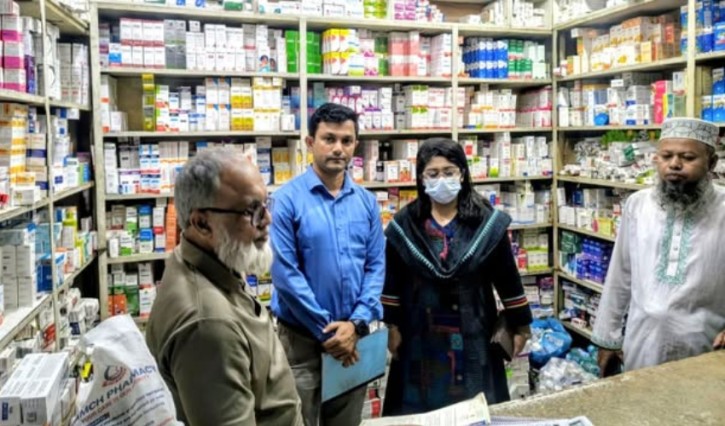 তিন ফার্মেসিকে দেড় লাখ জরিমানা